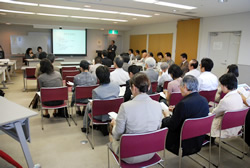 写真:公開プレゼン会場全体の様子