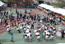 写真:戸塚第一小学校吹奏楽部の演奏