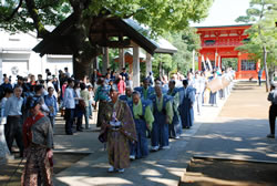 写真：穴八幡宮での祭典