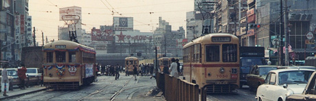 写真：昭和30年頃の靖国通り 