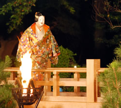 写真:殺生石(せっしょうせき)