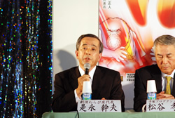 写真:安是永幹夫劇団わらび座代表