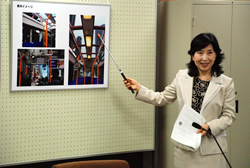 写真:説明する区長
