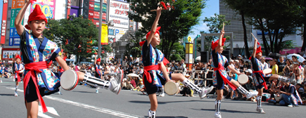 写真:エイサーチームの演舞