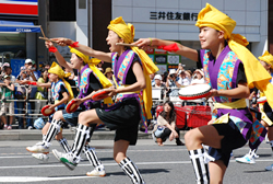 写真:エイサーチームの演舞