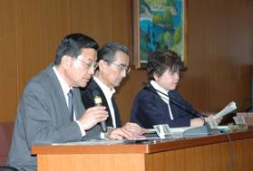 ▲座長・副座長から『宣言』(案)説明