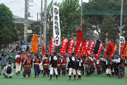 写真:西戸山野球場に集合した百人隊