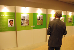 写真:パネル展示
