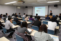 写真:研修会場の様子