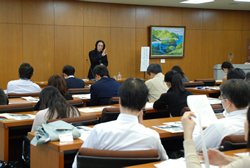 写真:講演会の様子
