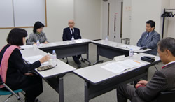 写真:委員会の様子