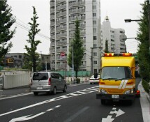 路面下空洞探査車