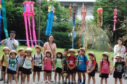 写真：西戸山幼稚園の園児たち