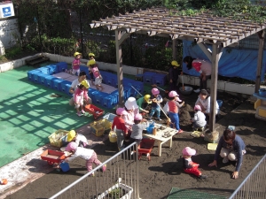 大木戸子ども園園庭写真