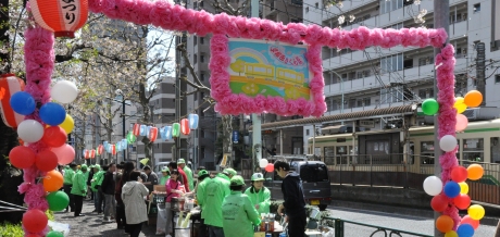 写真:神田川・早稲田さくらまつり