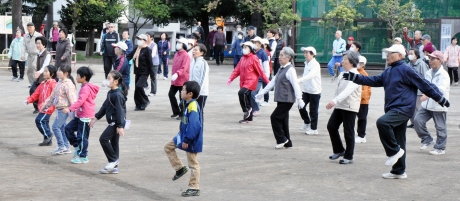 写真:北柏木公園のラジオ体操会
