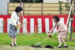 写真:記念植樹