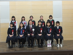 写真:夏目漱石コンクール受賞者の皆さん