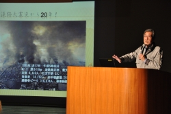 写真:講演する渡辺実さん