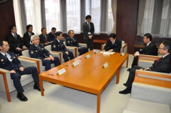 写真:覚書を締結