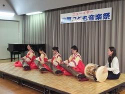 写真：かやむく（東京韓国学校初等部）