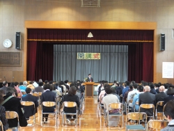 写真:開講式の様子