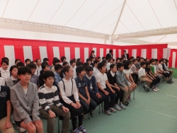 写真:起工式に参加した5,6年生