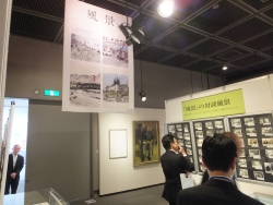 写真:内覧会の様子