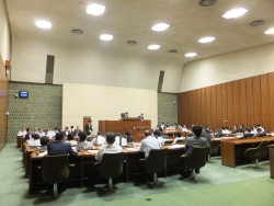 写真:本会議場の様子