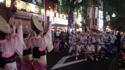 写真:神楽坂まつりの様子
