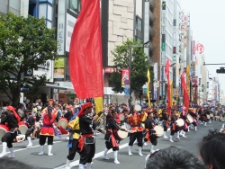 写真:新宿エイサーまつりの様子