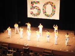 写真:手話ダンスの様子