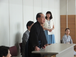 写真:西川扇藏先生のあいさつ