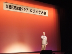 写真:カラオケ大会の様子