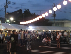 写真:信濃町ふるさと盆踊り大会会場の様子