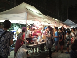写真:北新宿公園盆踊り大会の様子