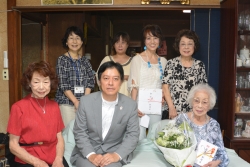 写真：追分留子さん