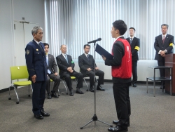 写真：新宿警察署地域安全運動キャンペーンの様子