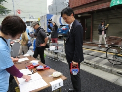 写真：区長も体力テストに挑戦