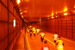 写真:御苑トンネル