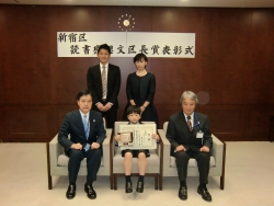 写真:記念撮影の様子