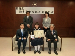 写真:記念撮影の様子