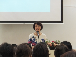 写真:向井亜紀さんの講演