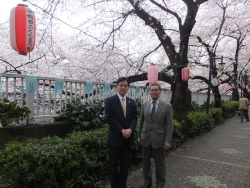 写真：吉住区長と戸塚町会連合会会長の福本様