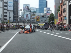 写真:スタントマンによる交通安全イベント