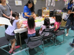 写真:子どもが参加できるコーナーもたくさん!