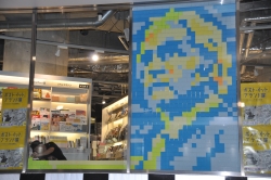 澁谷忠臣さんの作品「ポスト・イット(R) ブランド展~ハリルホジッチ流活用術~」(c)Tadaomi Shibuyaと公開制作の様子