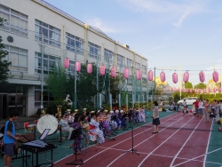 写真:上落合東部町会盆踊りオープニング
