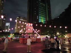 写真：角筈地区青少年育成委員会納涼盆踊り大会の風景