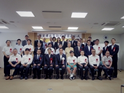 写真:表彰式出席者全員での記念撮影